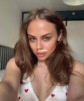 Mariam 19 years